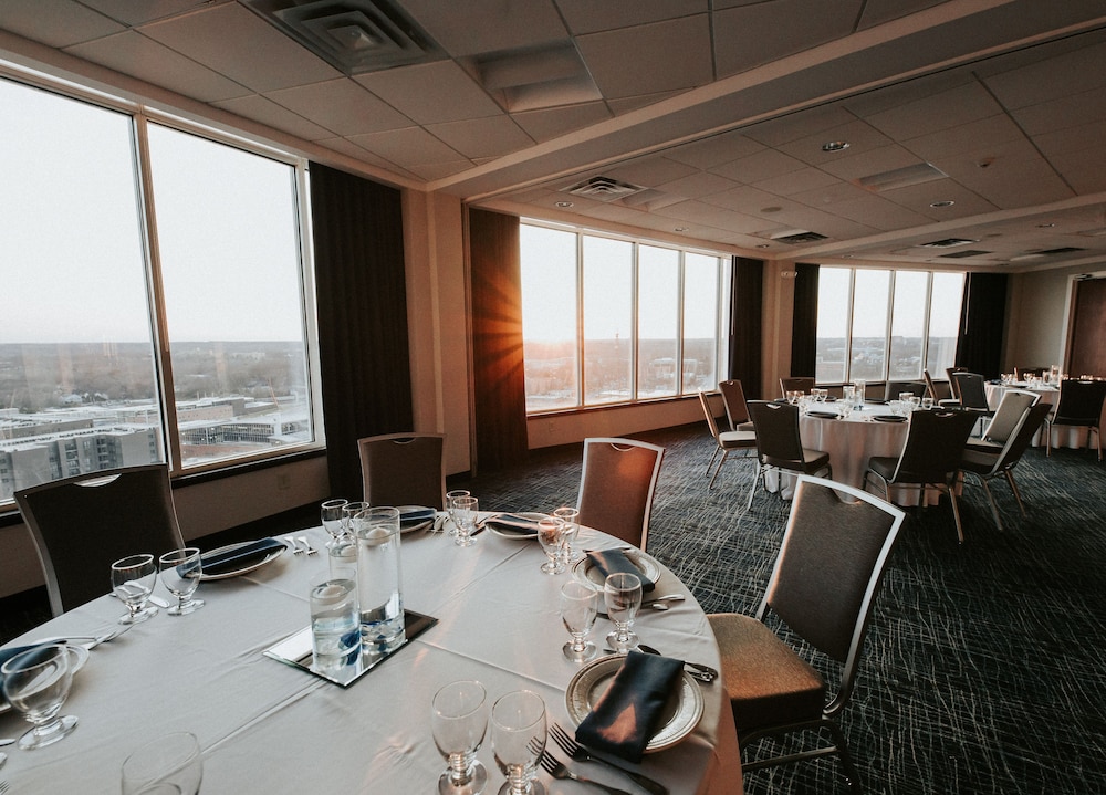 Holiday Inn Raleigh Downtown 33/34