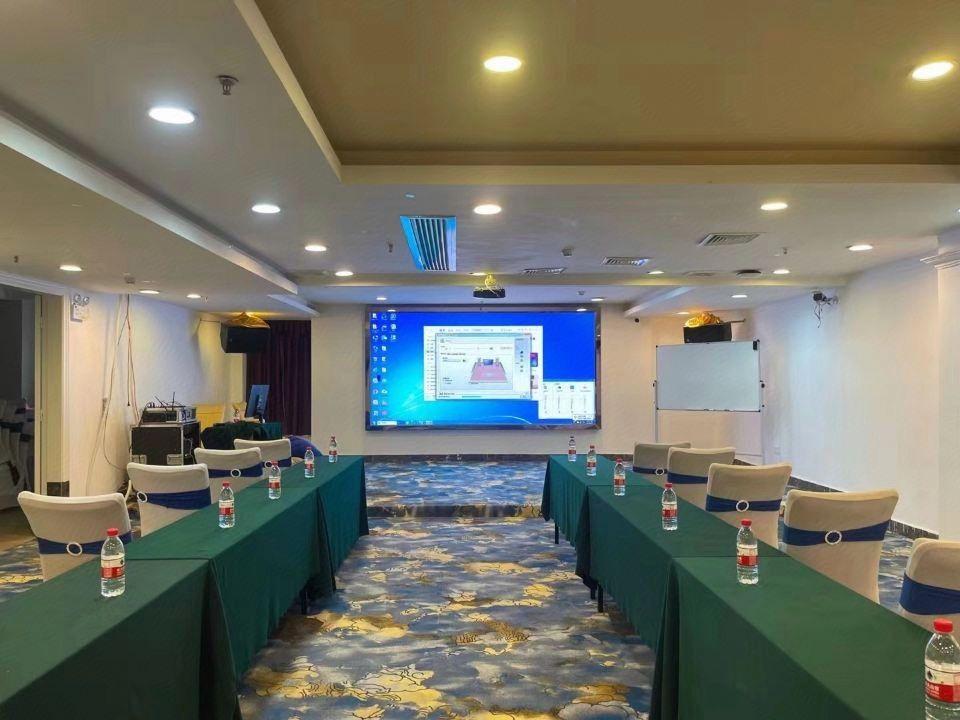 Jinghong International Business Hotel 56/68