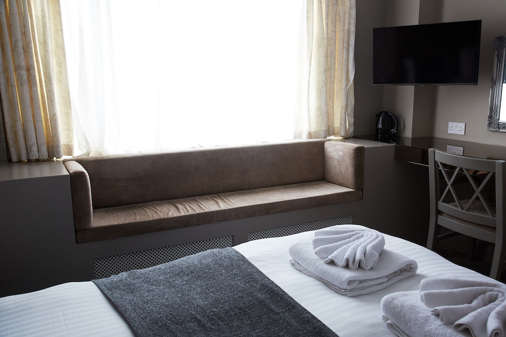 Orwell Hotel 34/67
