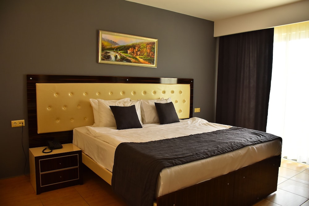 Nora Suit Hotel 15/50