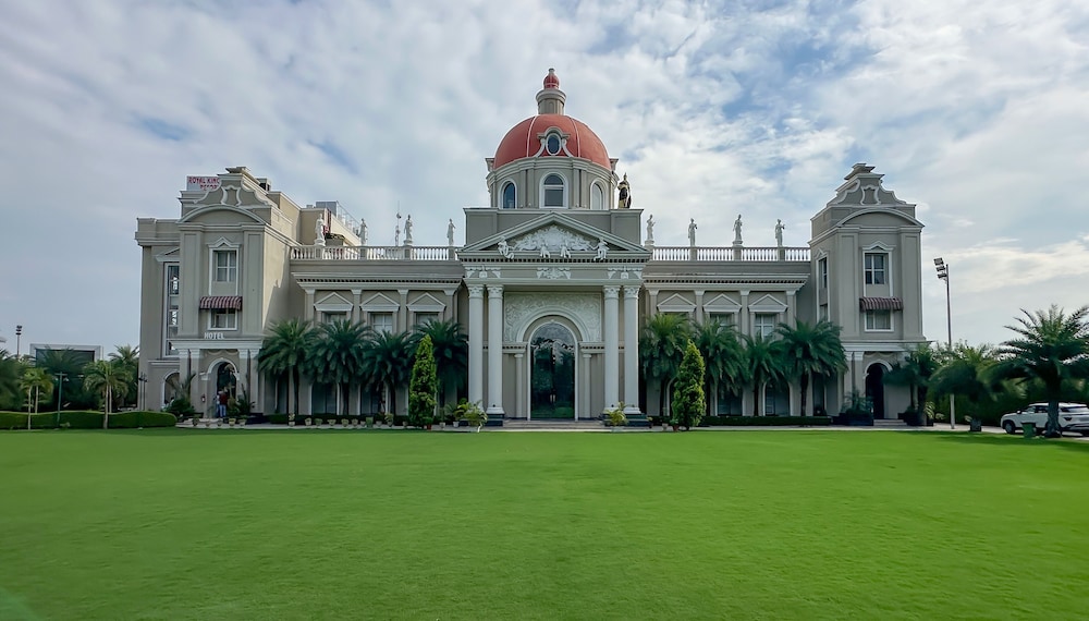 Royal Kingdom Resort 34/42