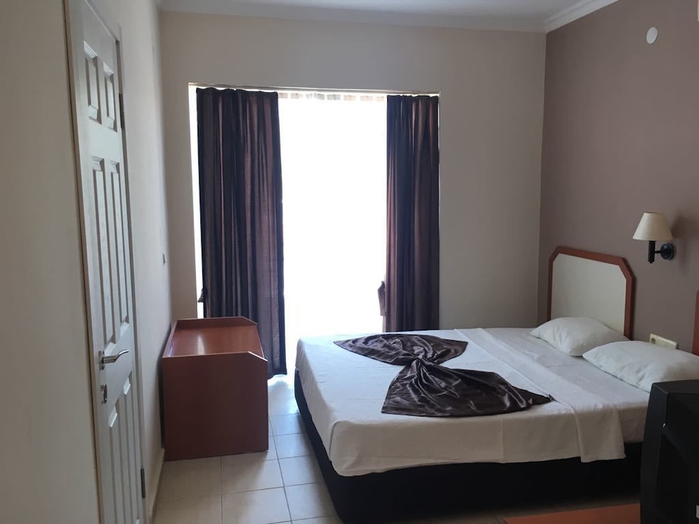 Pigale Beach Resort 14/66