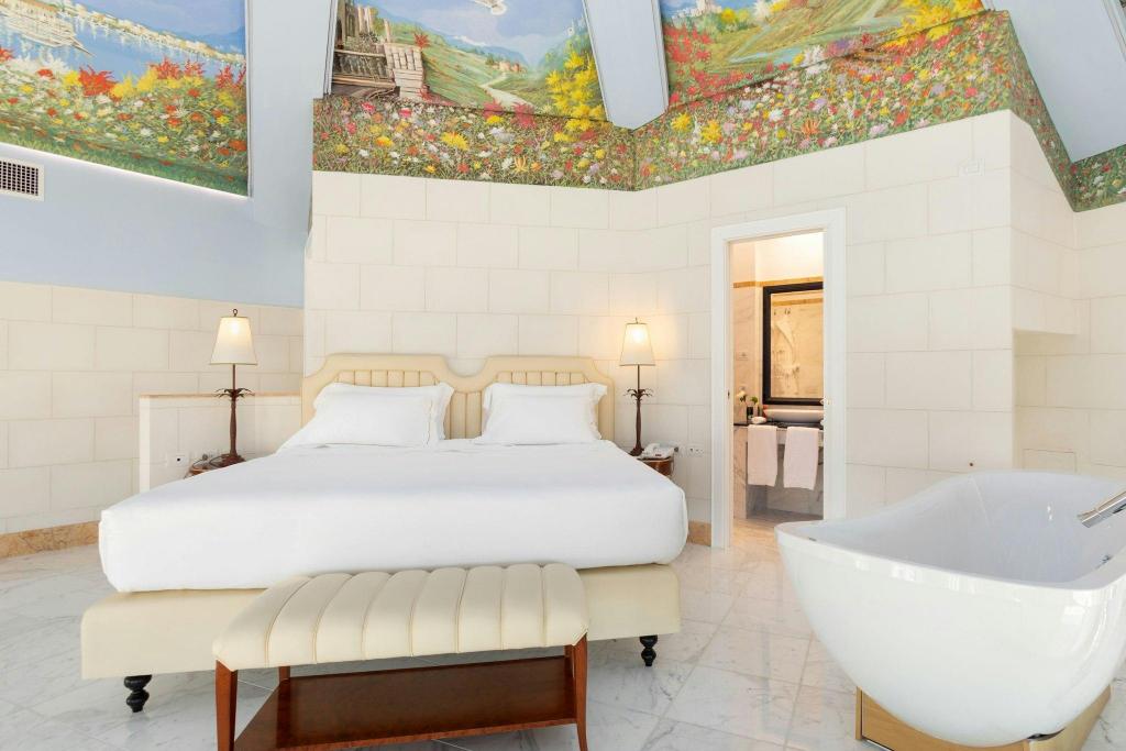 Suite, King Bed, Sea View, Balcony, Signature Tower
