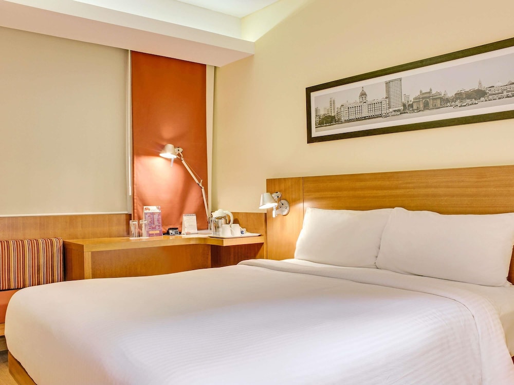 SUPERIOR, QUEEN BED, CITY VIEW