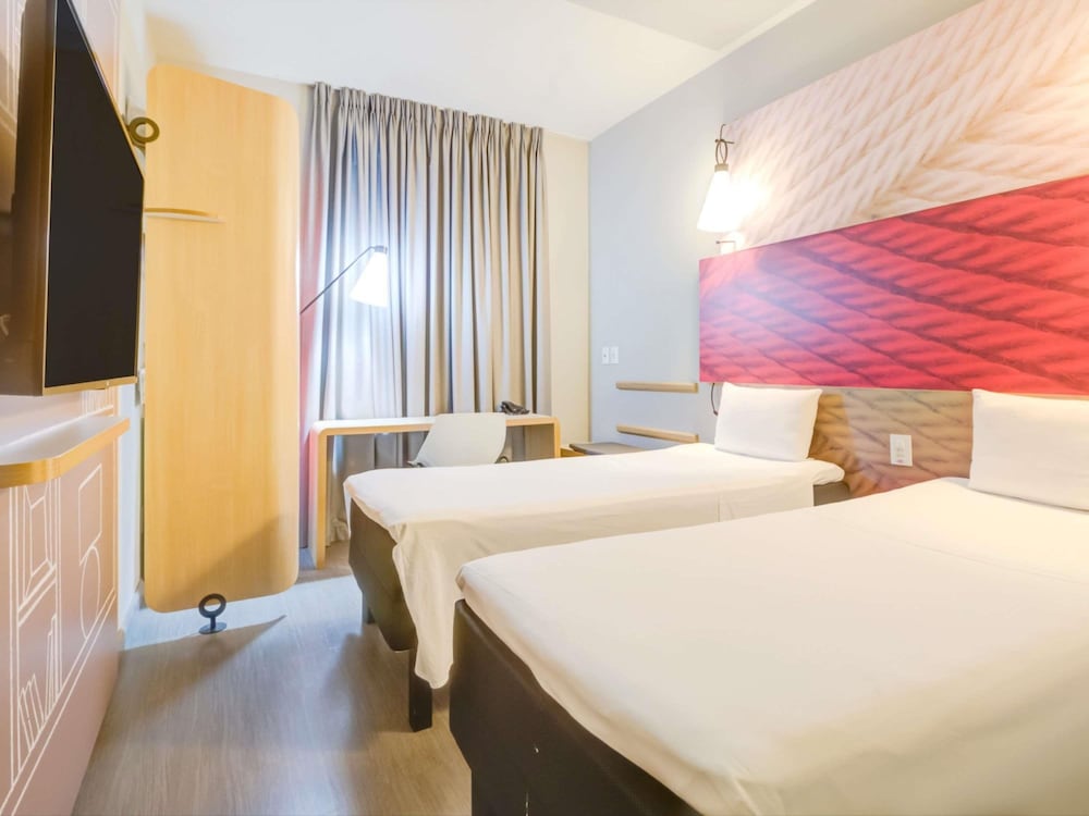 Ibis Paranagua 18/59