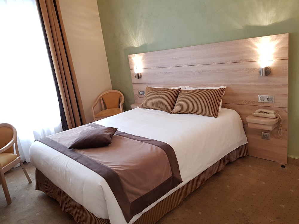 Hotel Champerret Elysees 39/70