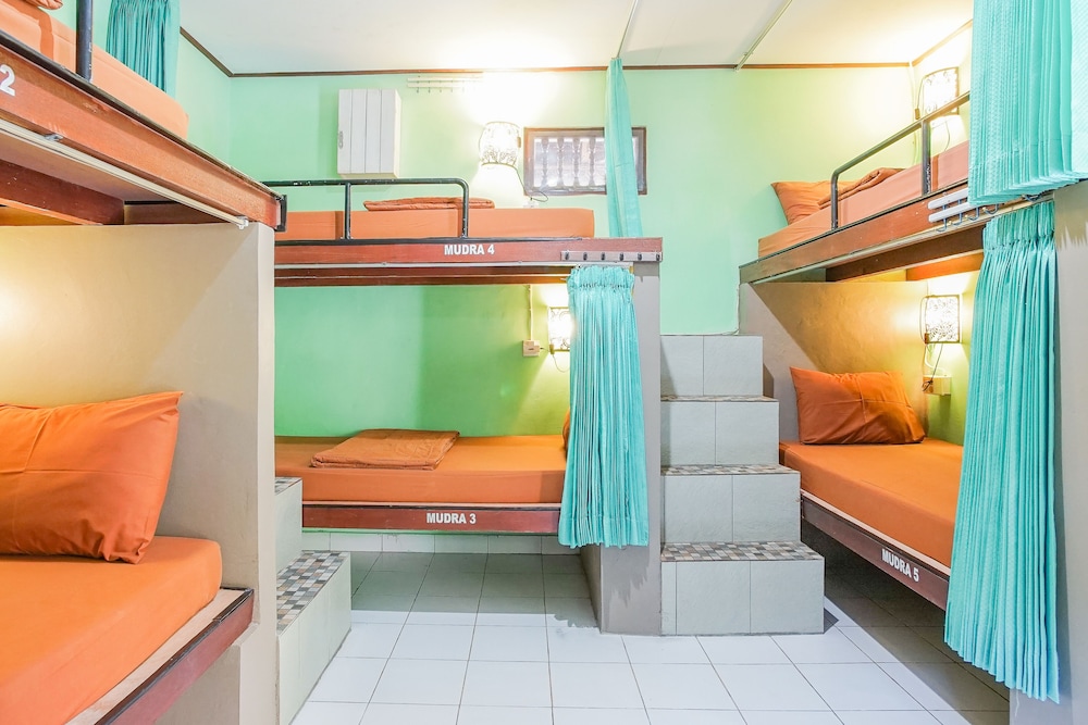Padi-Padi Backpackers Home 41/50