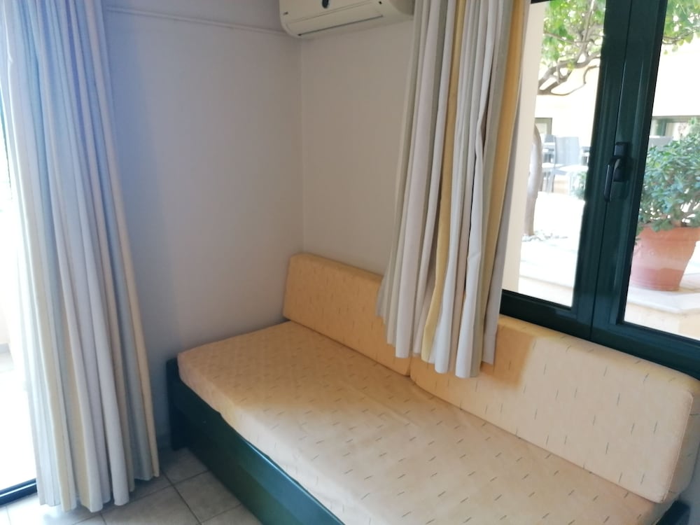 Villiana Holiday Apartments 14/50