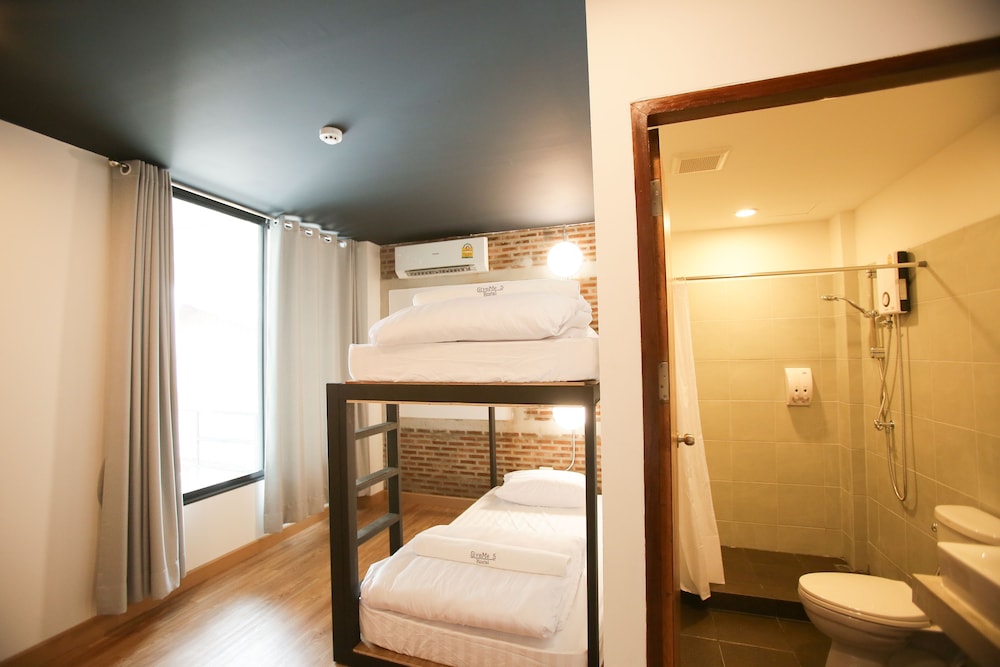 Give Me 5 Hostel 14/32