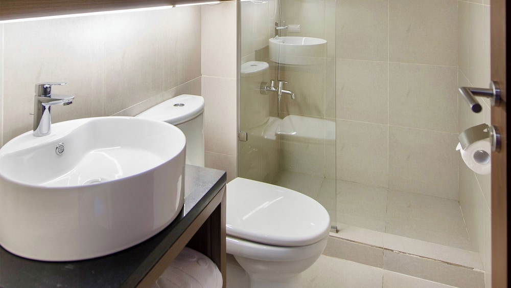 The Sphere Serviced Residences 48/50