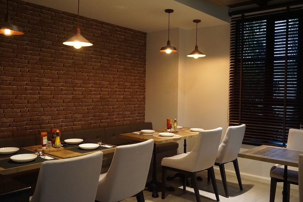 Marquise Boutique Hotel 51/64
