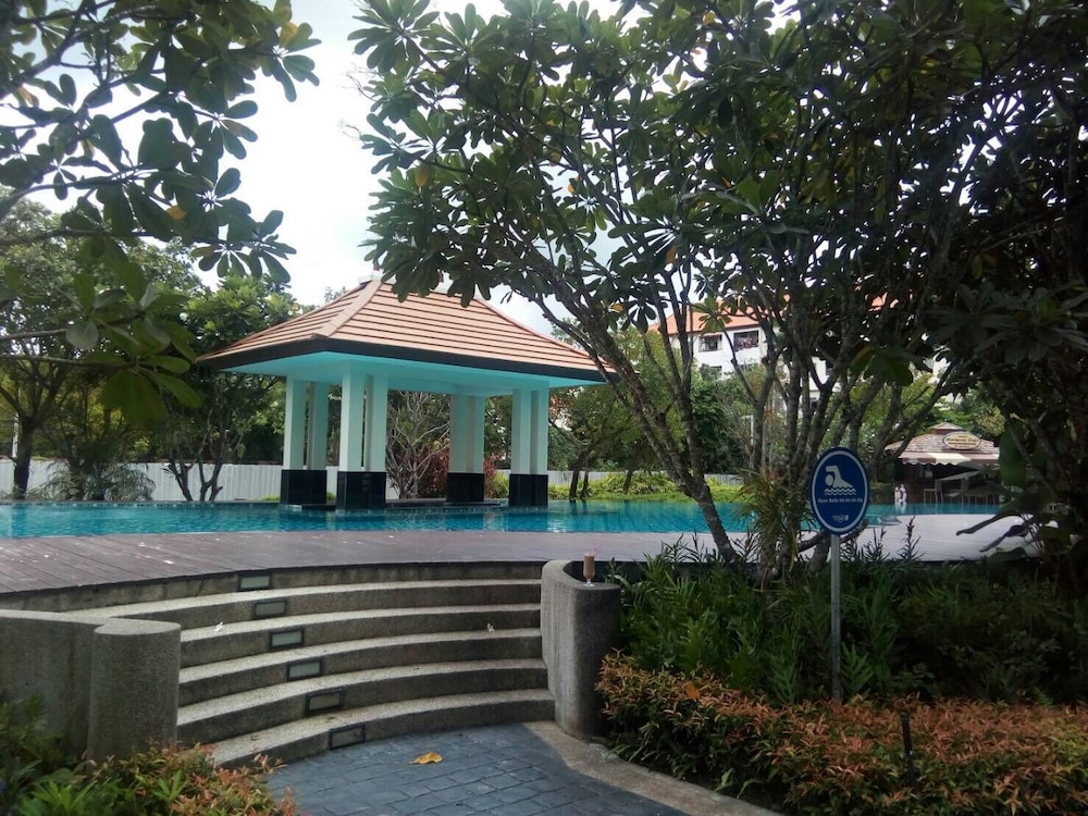 Harmony Resort Hotel 6/50