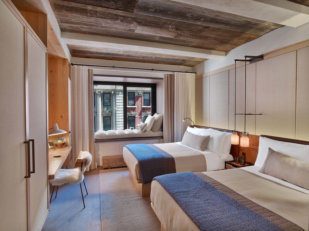 Room, 2 double beds