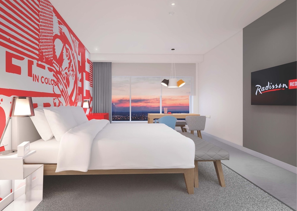Radisson Red Dubai Silicon Oasis 16/50