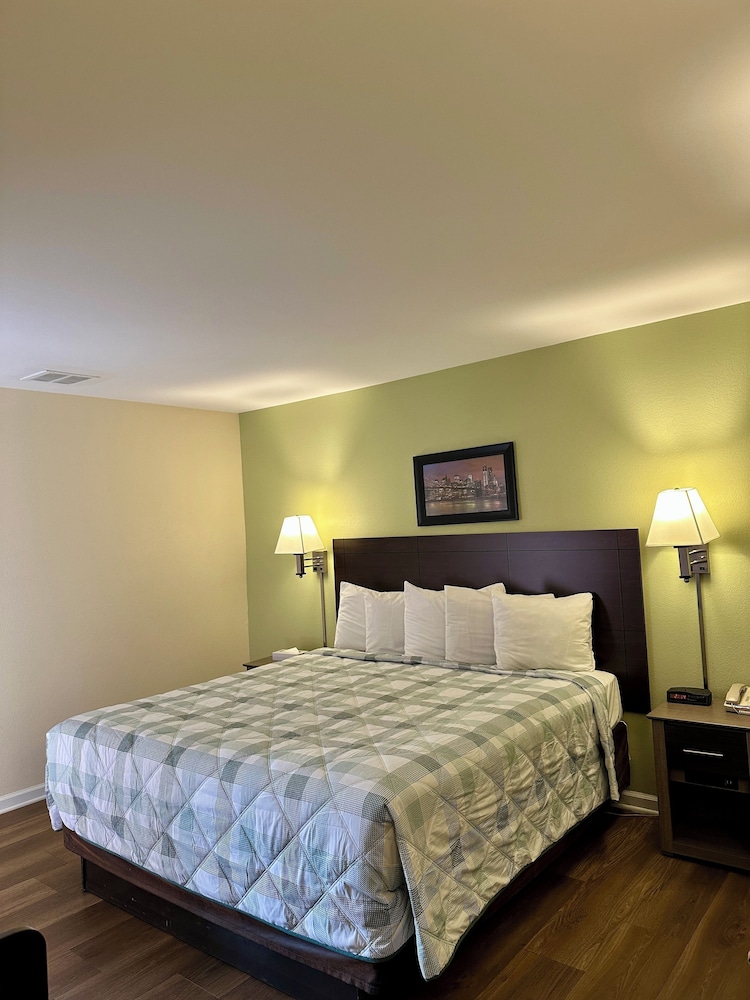 Sea Girt Lodge 27/72