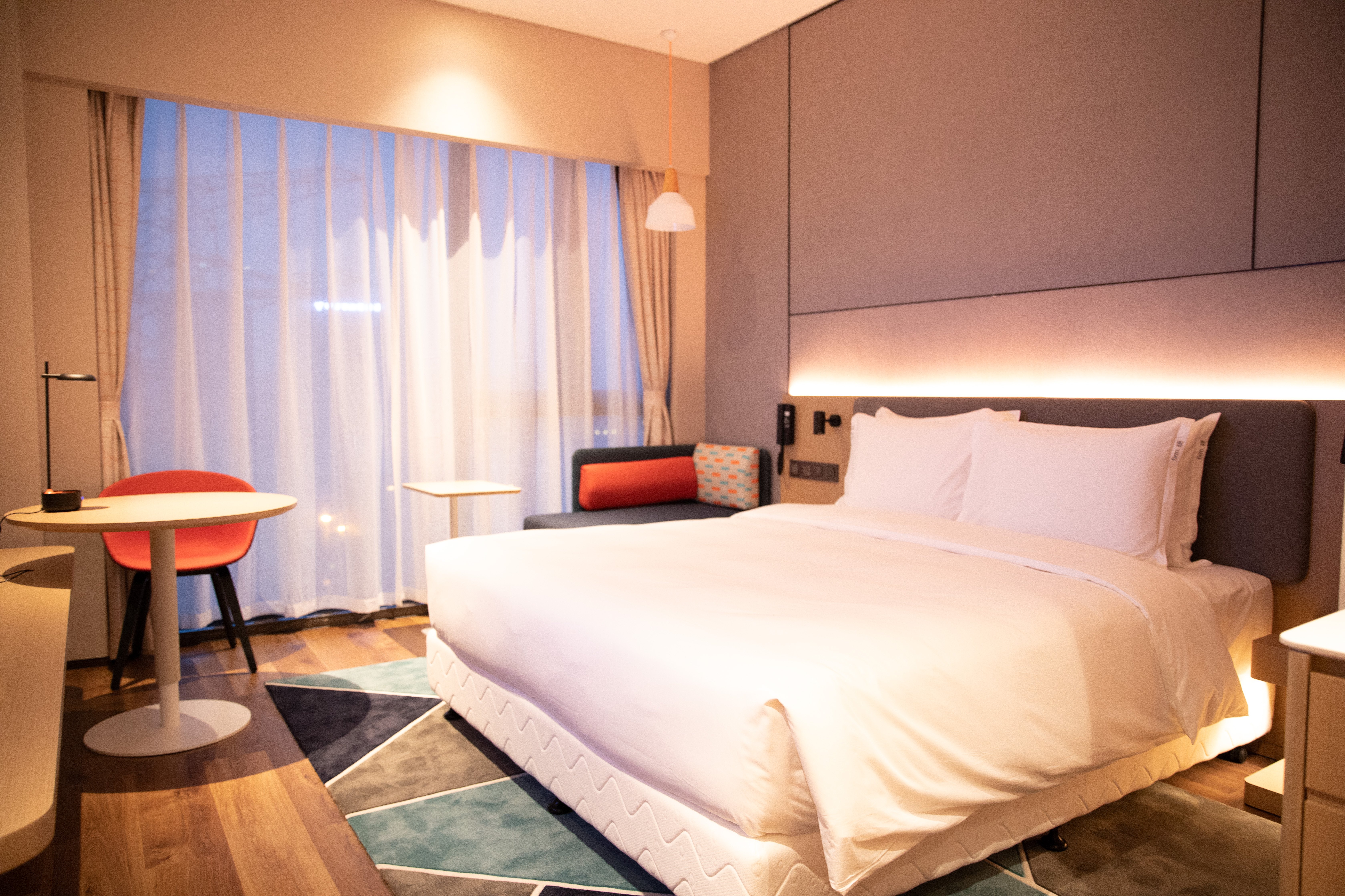 Holiday Inn Express Shenzhen Longhua 27/77