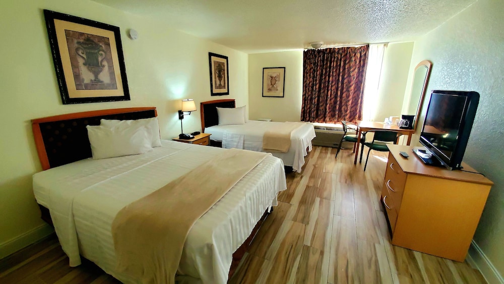 STANDARD, 2 DOUBLE BEDS