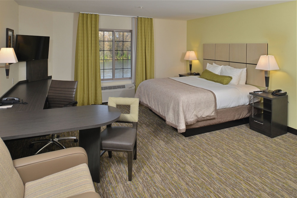 Candlewood Suites Eugene Springfield 12/48