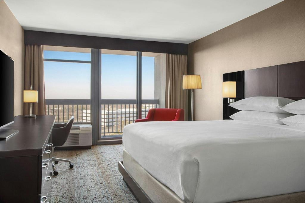 Upgrade, Guest Room, King Bed, Balcony