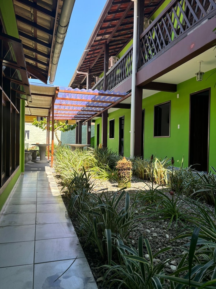 Hotel Vale Verde 47/50