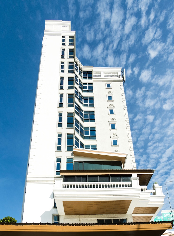The Kinn Bangkok 3/41
