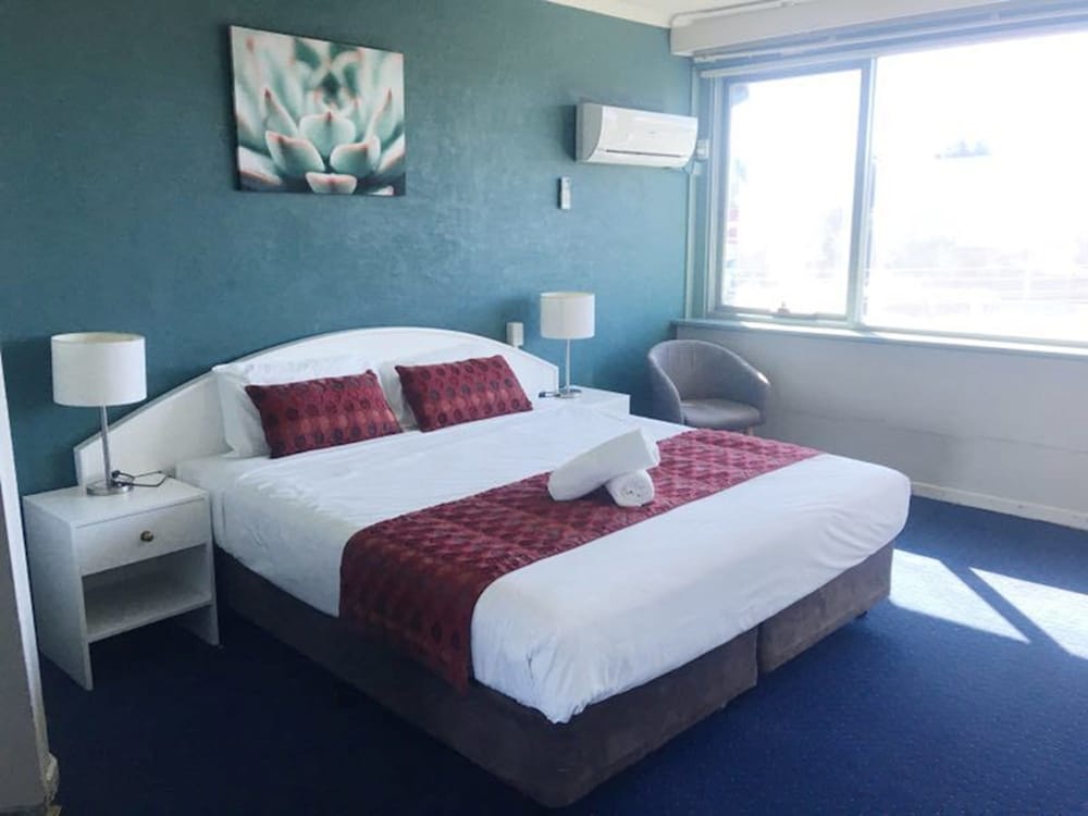 Parkdale Motor Inn 25/45