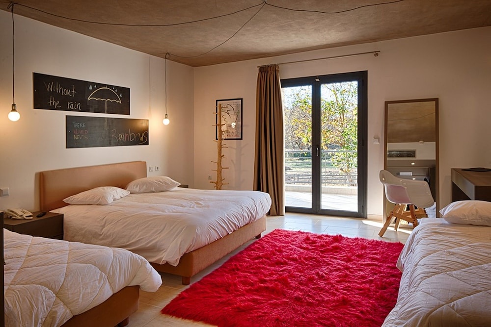 Oniropetra Boutique Hotel 25/75