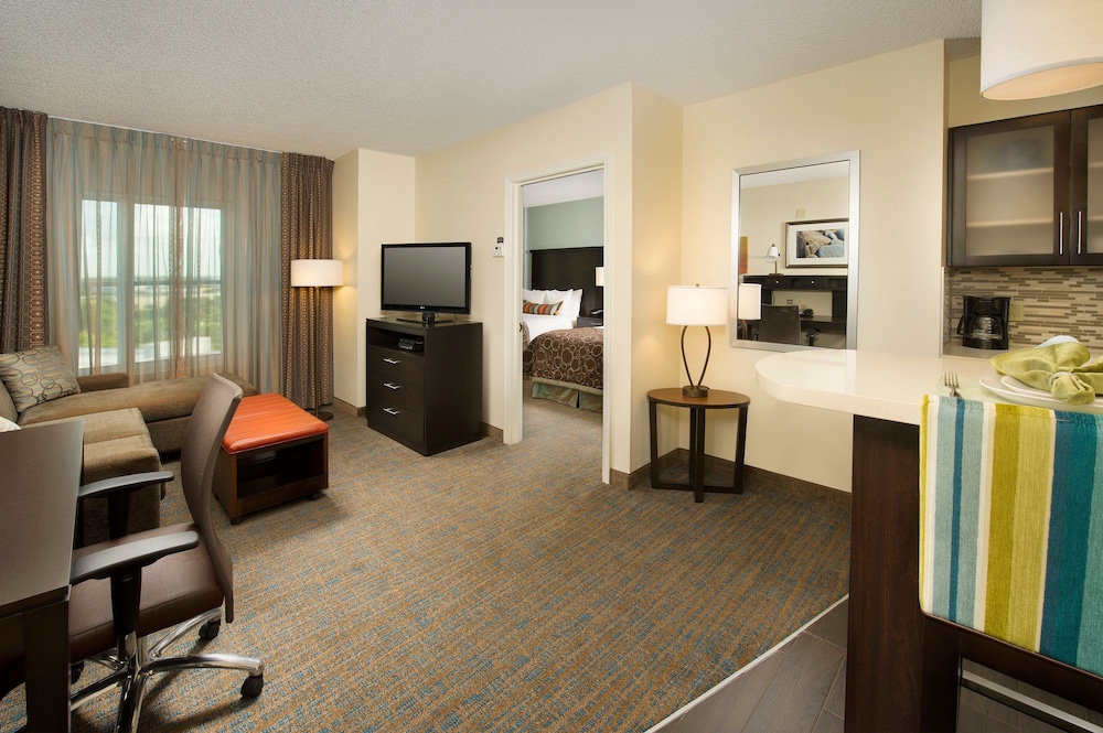 Staybridge Suites Miami Doral Area 35/55