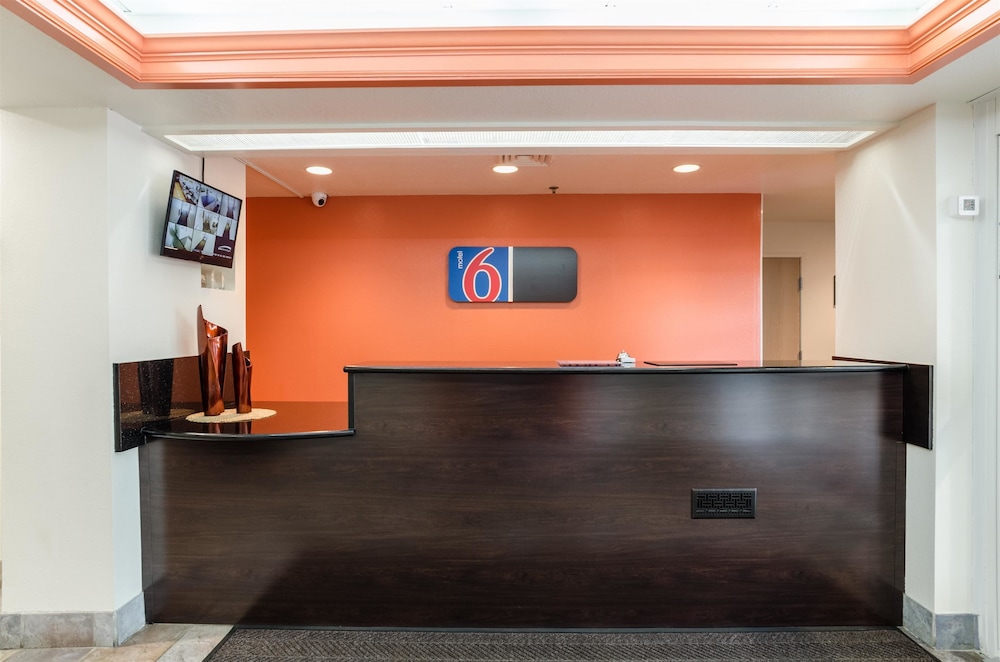 Lobby at Motel6 Bristol, VA, BRISTOL - VA