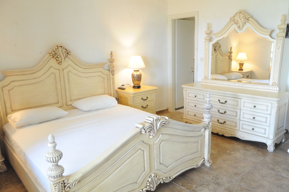 Assa Maris Beach Hotel 55/108