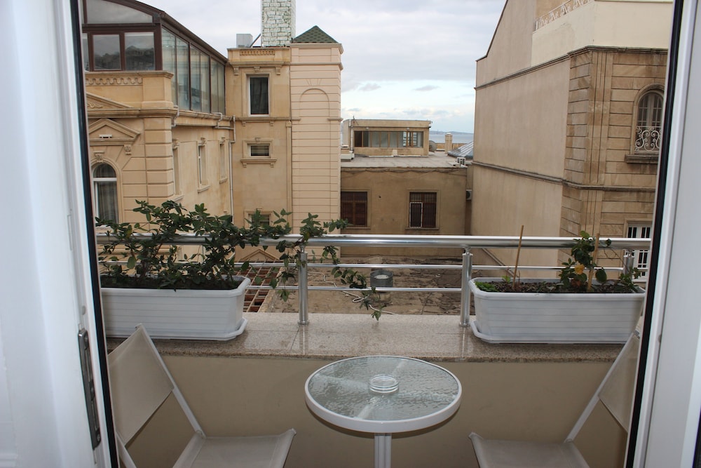 Two Seasons Boutique Hotel 35/50