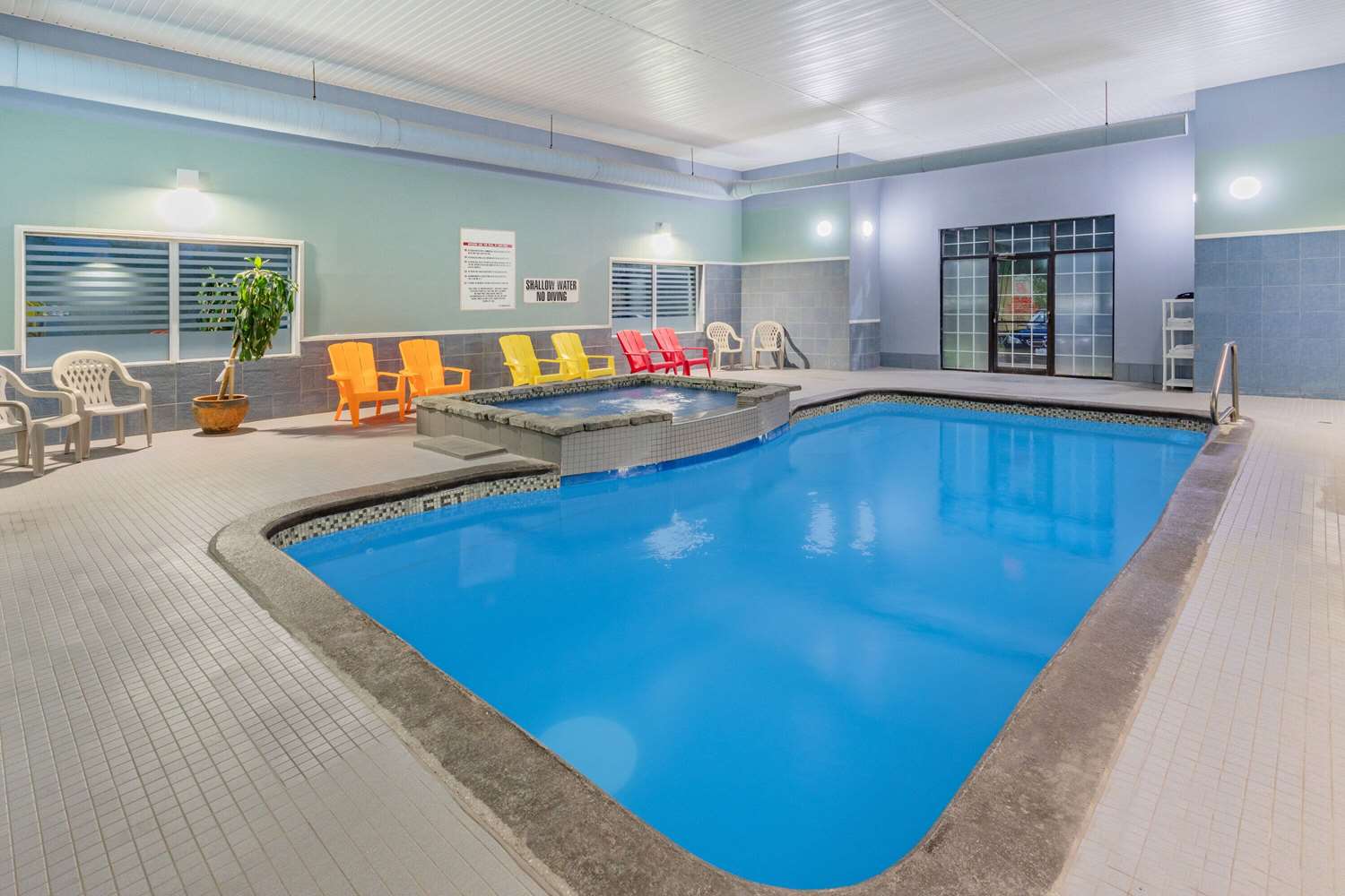 Super 8 by Wyndham Cornwall ON 12/21