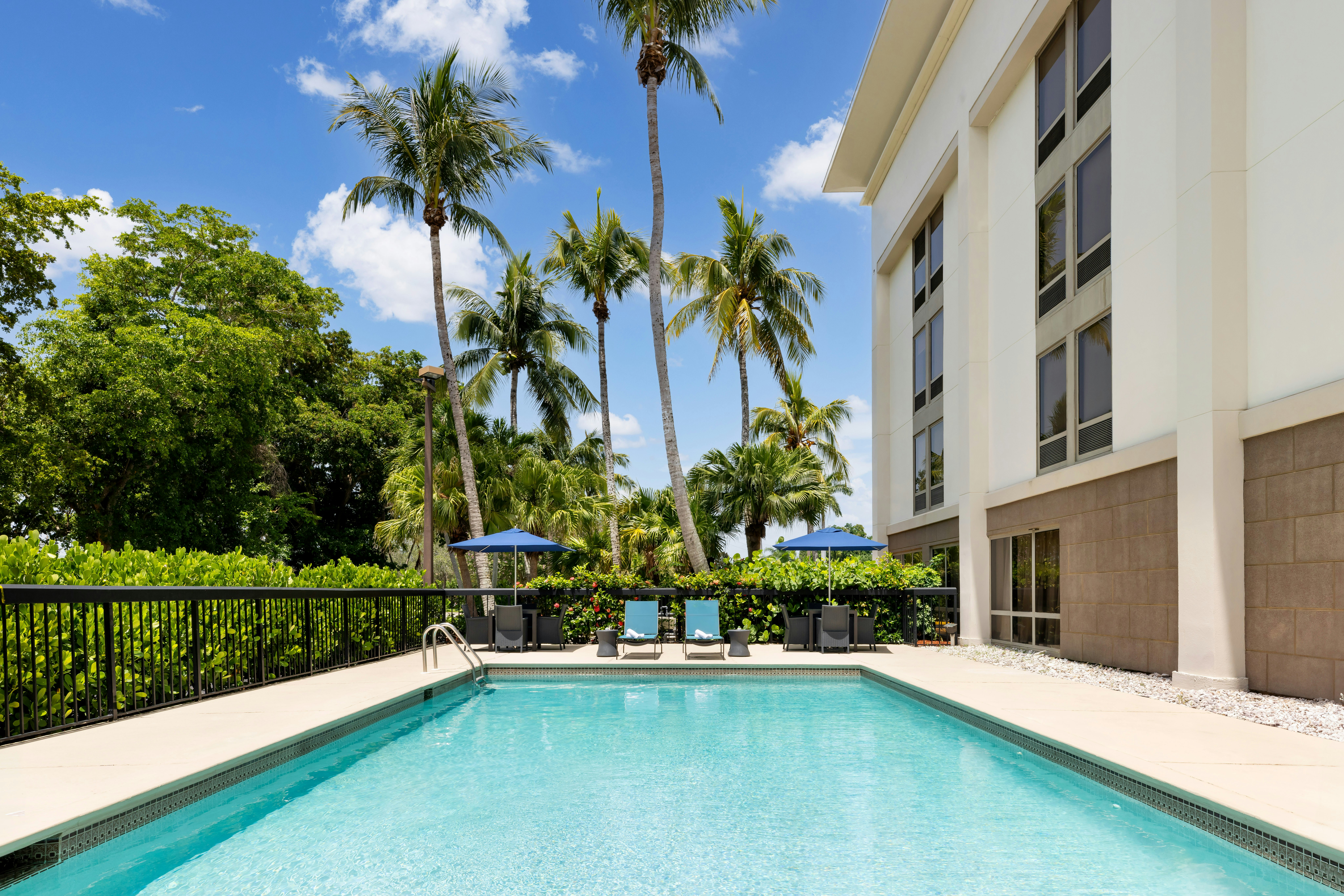 Hampton Inn Naples - Central 40/41