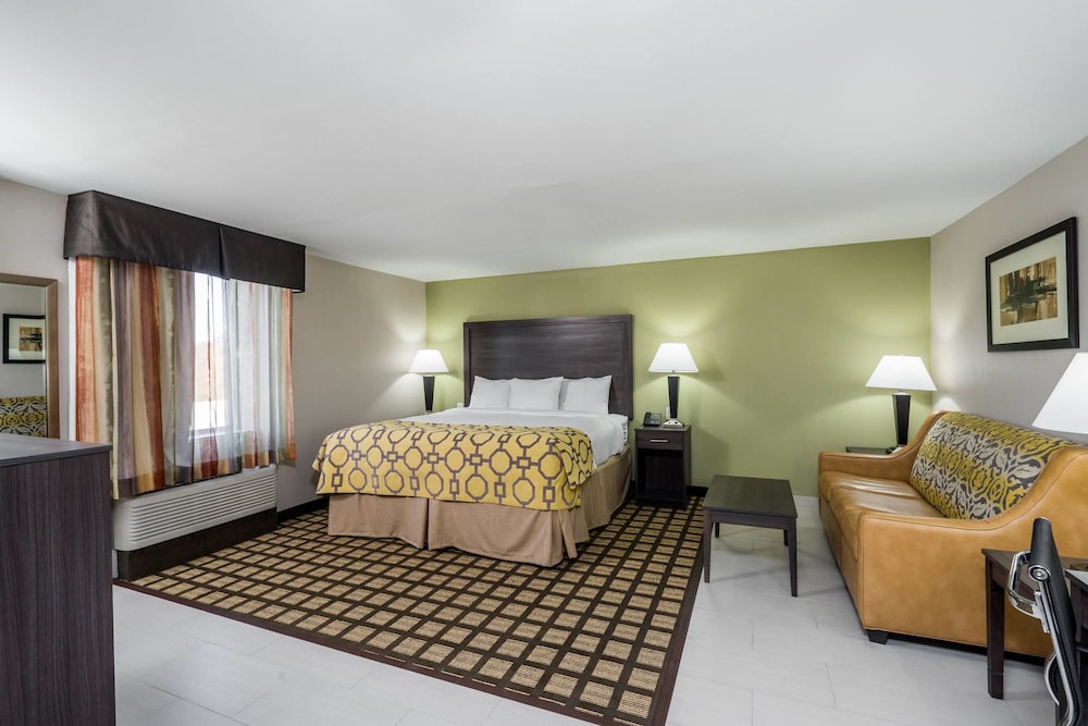 Baymont By Wyndham Clarksville 19/39