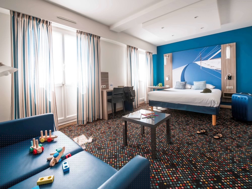IBIS STYLES SAINT GILLES CROIX DE VIE 28/77