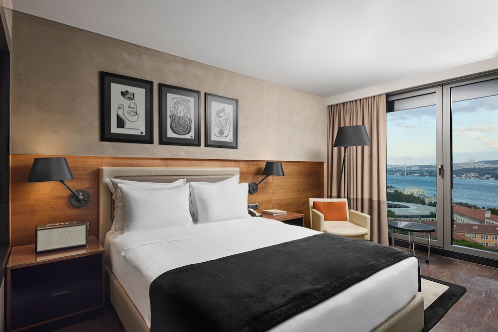 Bosphorus, Suite, Double Bed, Sofa, Balcony