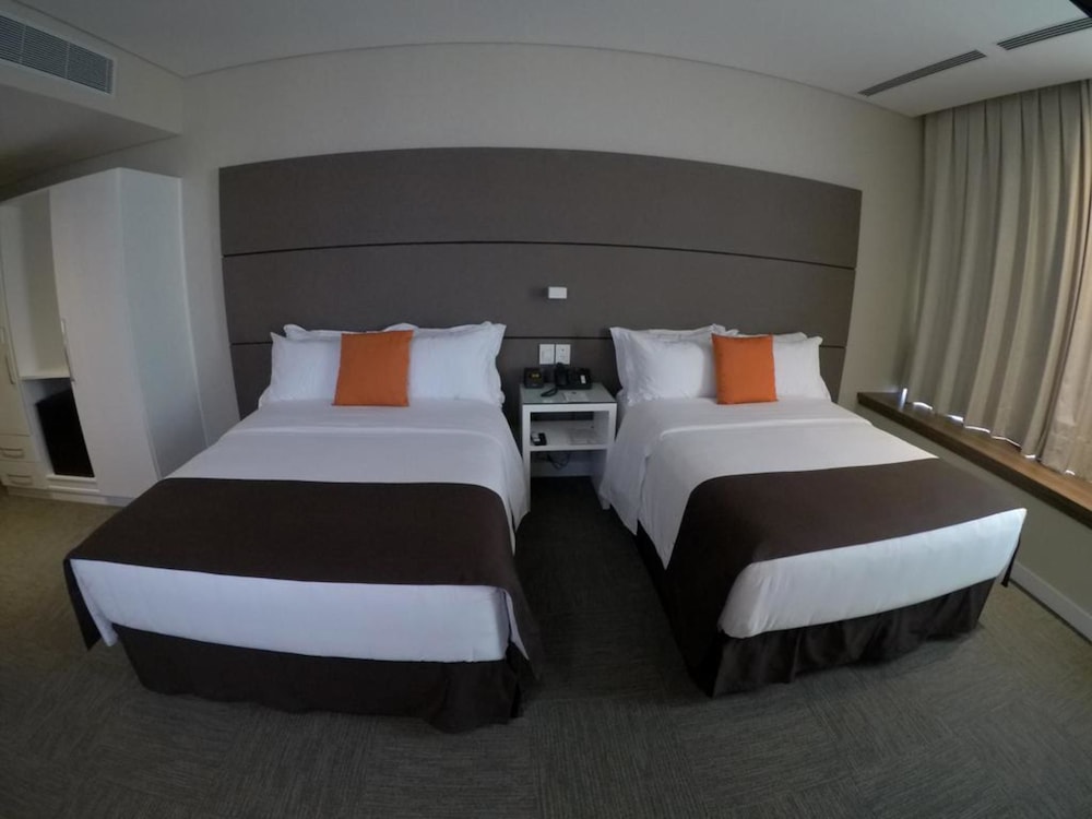 Paseo La Galeria Hotel & Suites 16/49