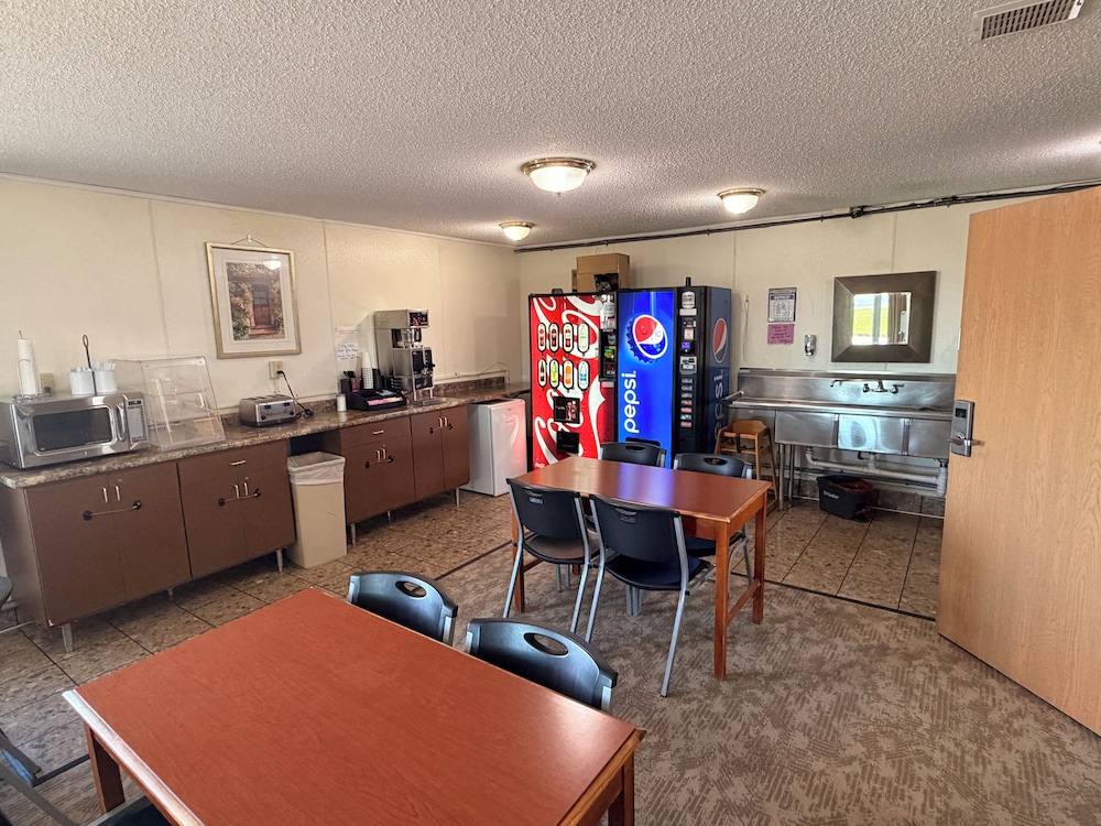 East Grand Inn Grand Forks ND I 29 47/64