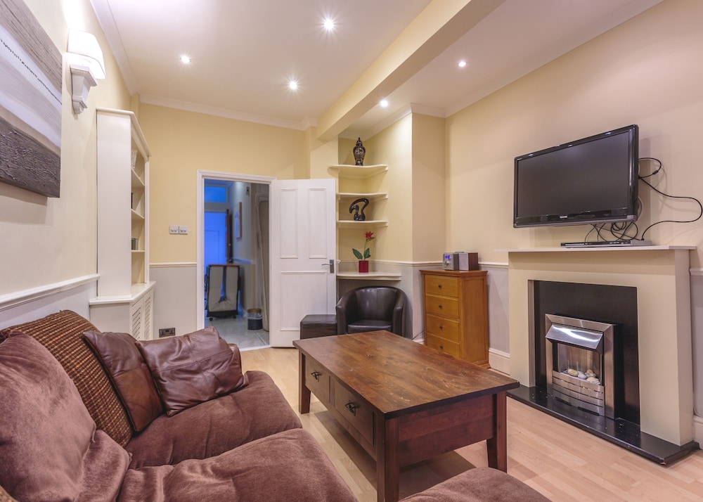 Castletown House 44/70
