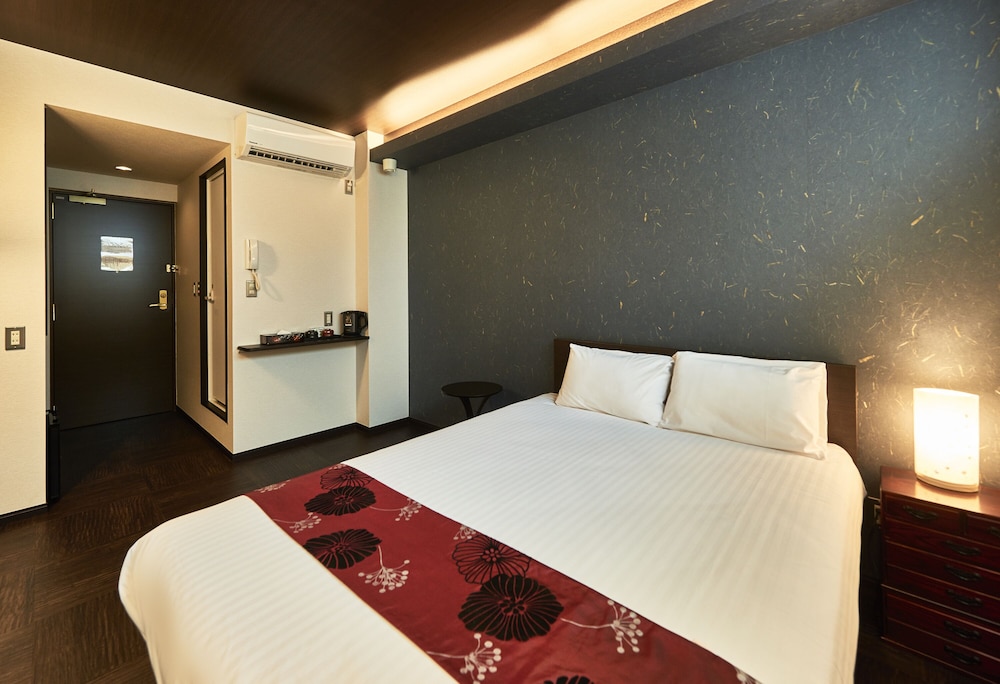 ROOM, DOUBLE BED