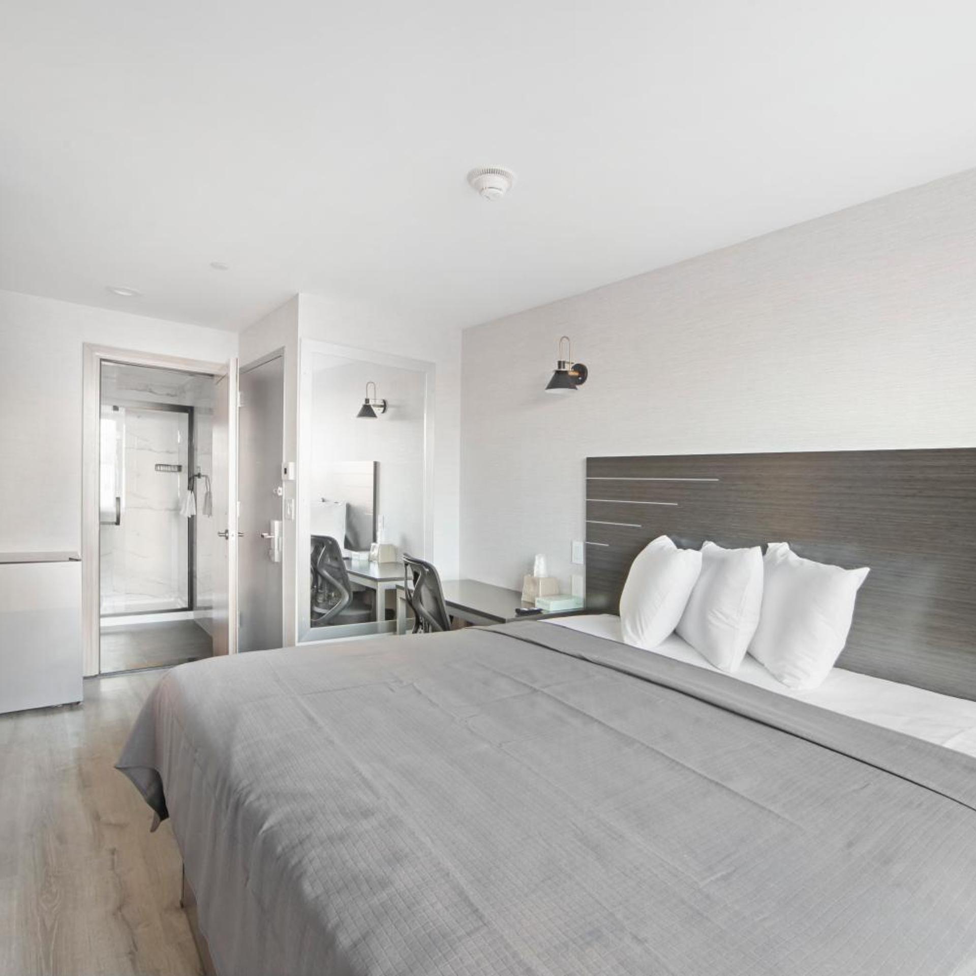 Tremont Hotel Bronx 30/50