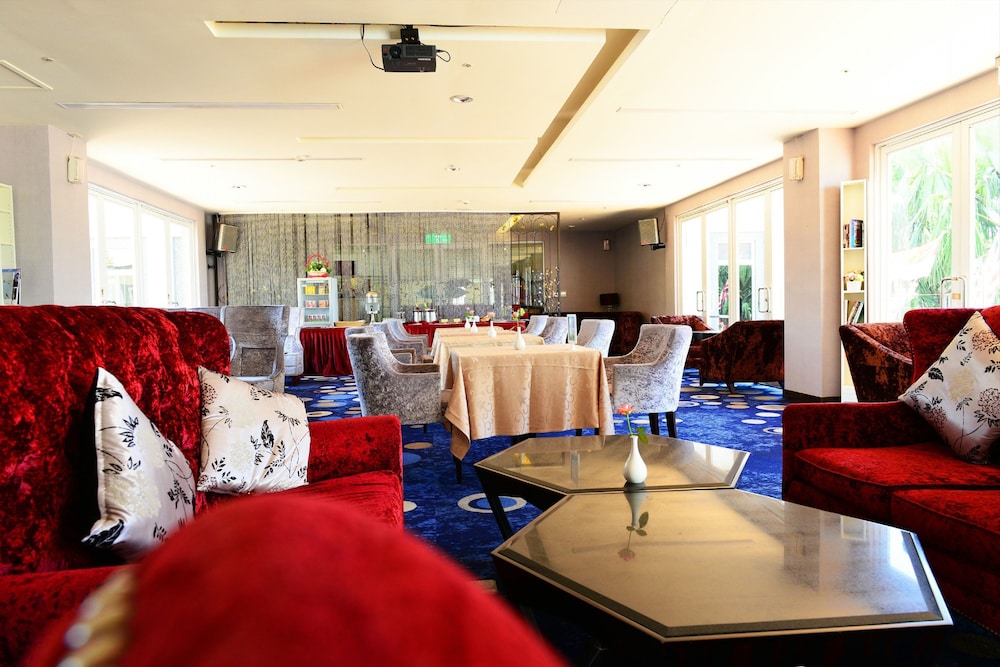 Papago International Resort 53/76