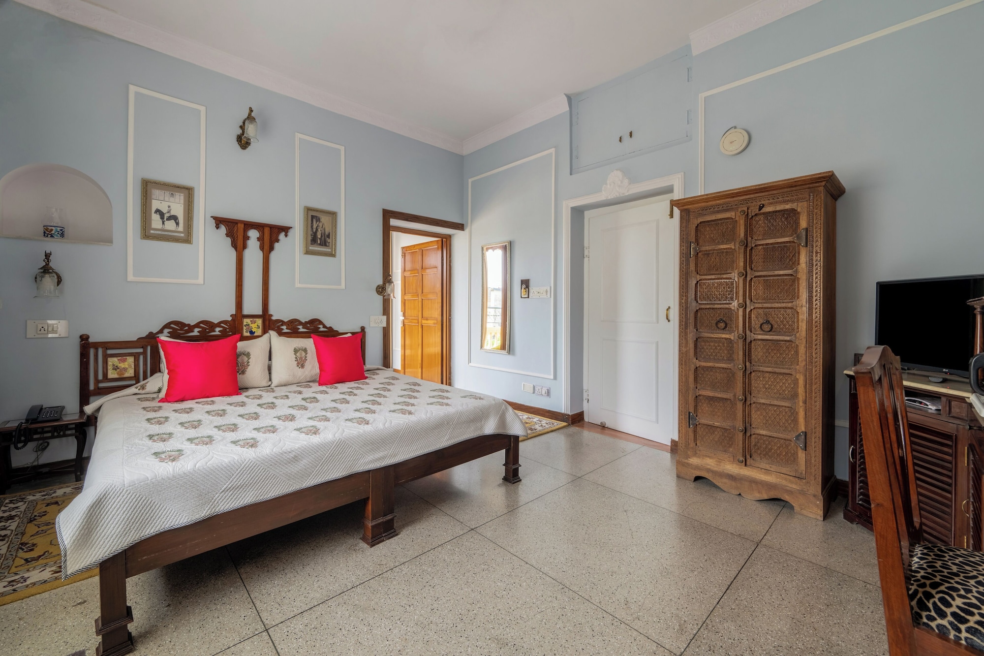 Super, Deluxe, Double Bed