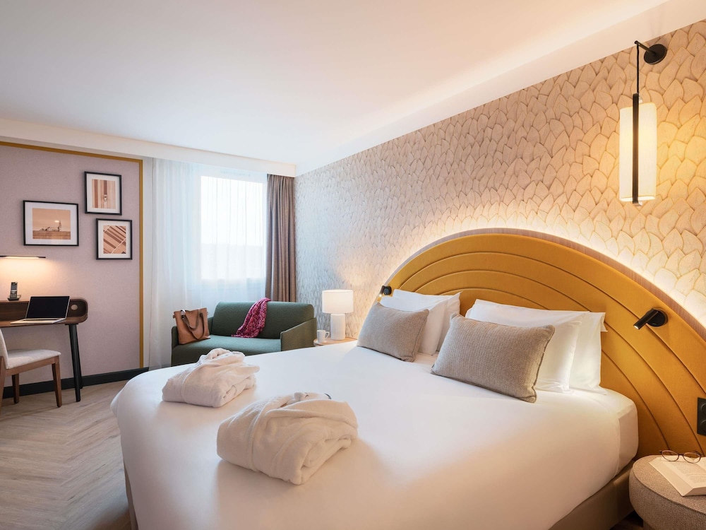 MERCURE Chartres Est 21/65