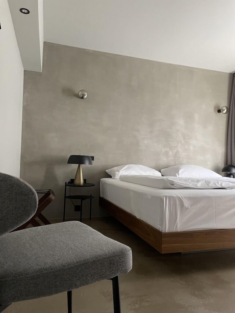 Hotel Mons Am Goetheplatz 6/27