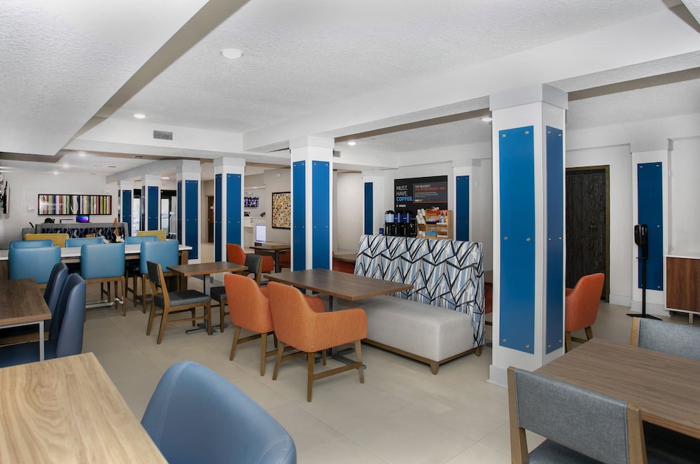 Holiday Inn Express Hotel And Suites Jacksonville Mayport Beach 43/64