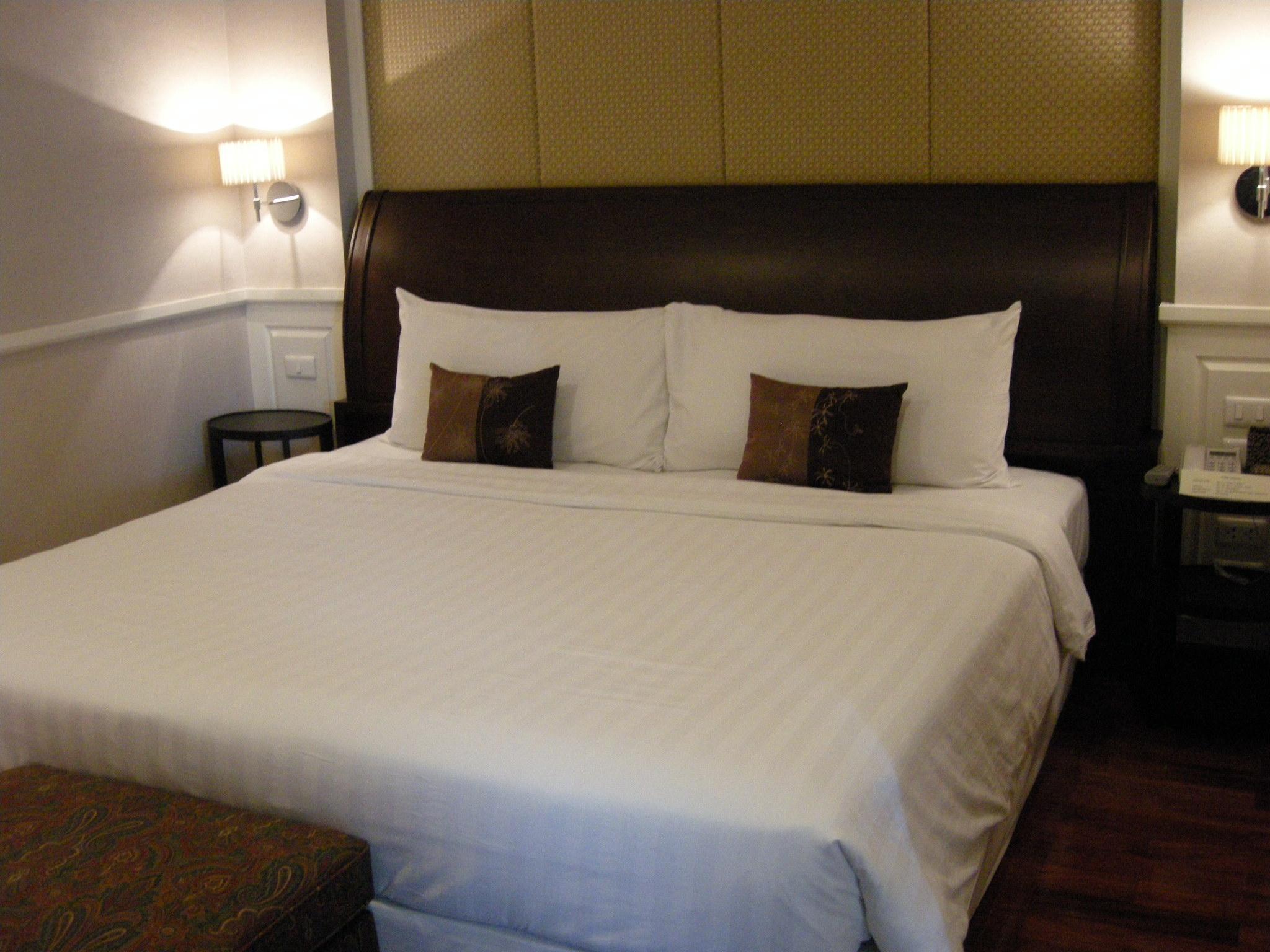 Room, City View