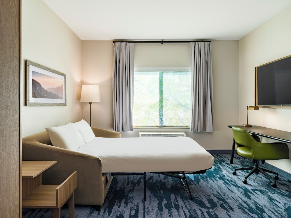 Fairfield by Marriott Inn & Suites Hanford 10/28