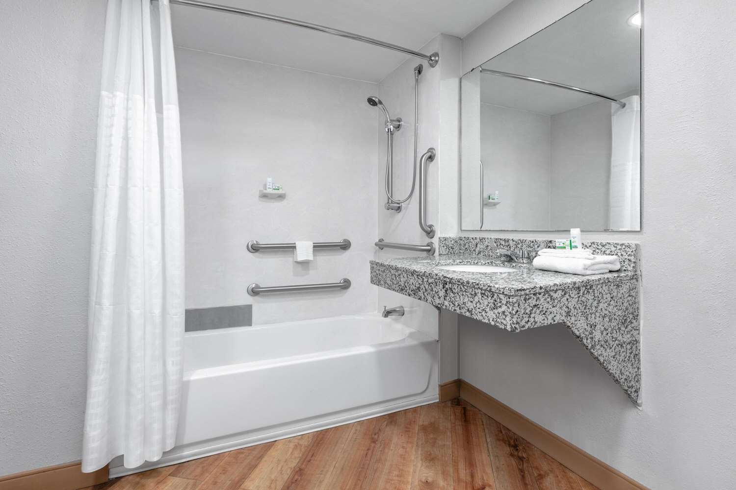 Baymont by Wyndham Austin University Area 21/22
