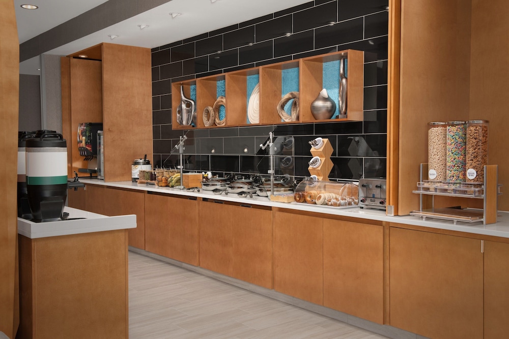 SpringHill Suites by Marriott Fayetteville I 95 9/42